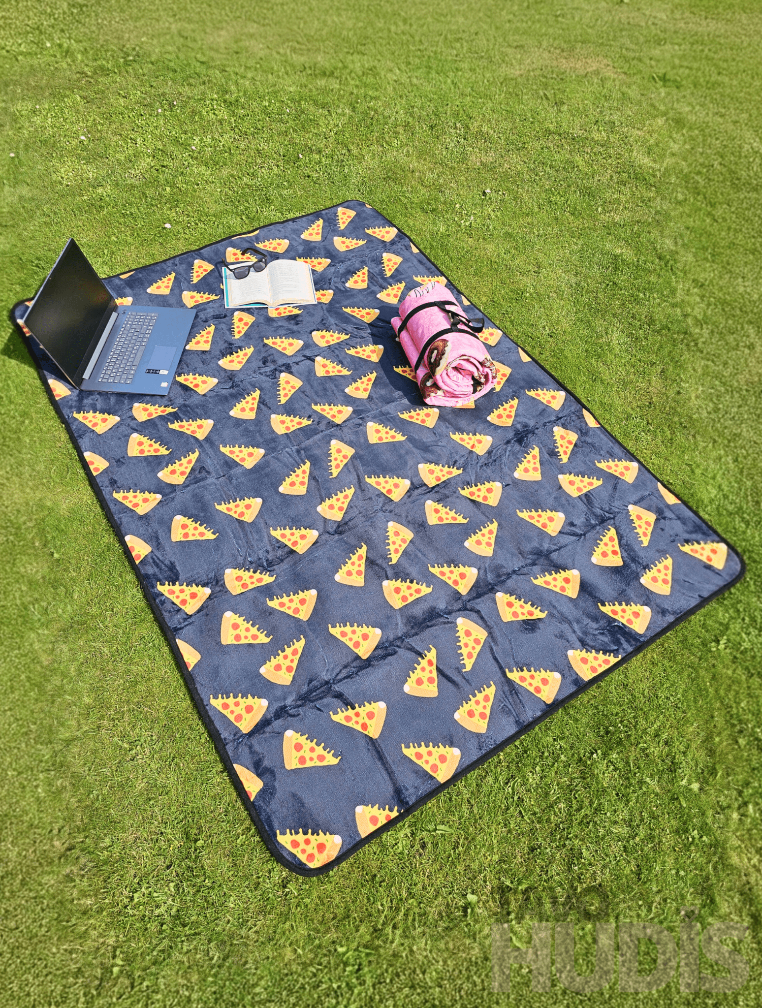 Black Pizza - Picnic Blanket