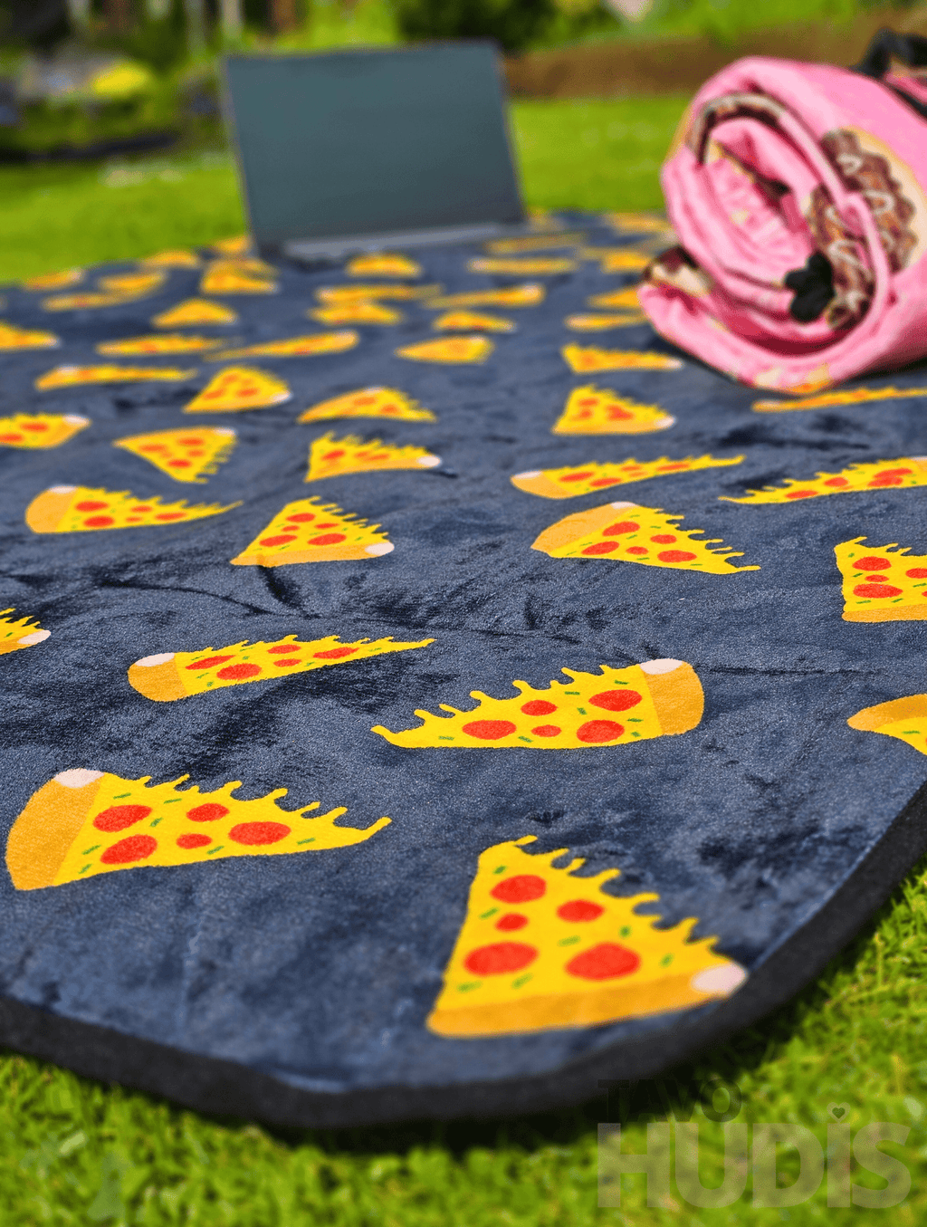 Black Pizza - Picnic Blanket
