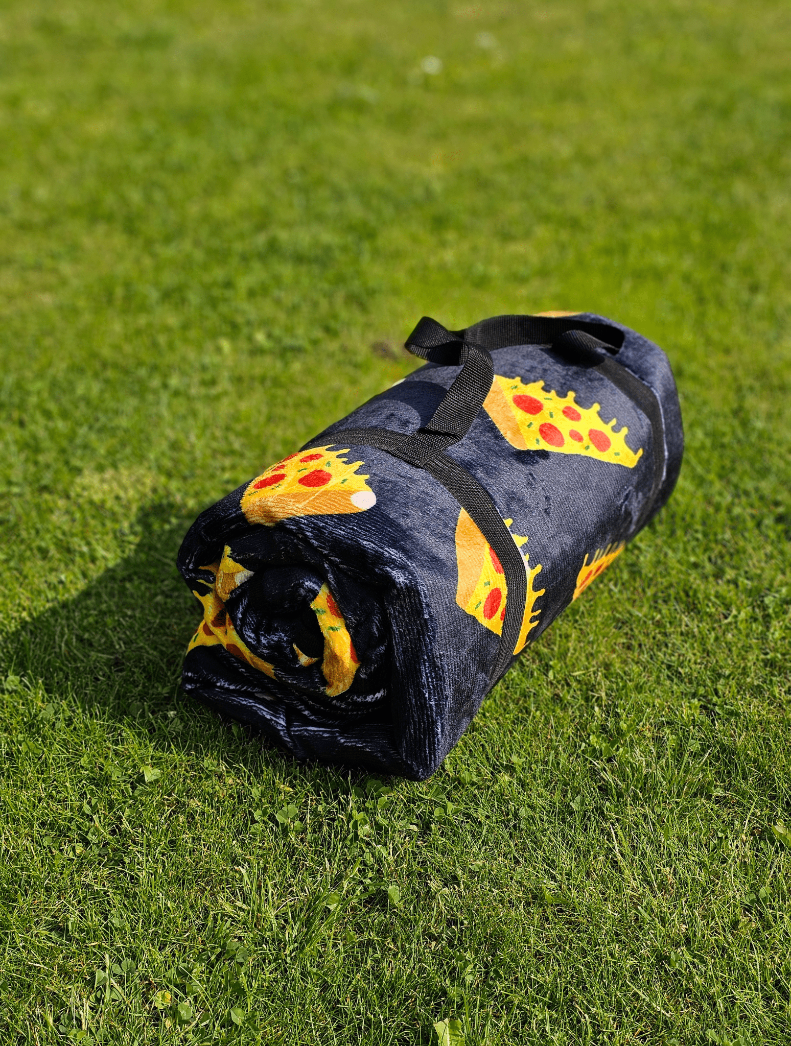 Black Pizza - Picnic Blanket